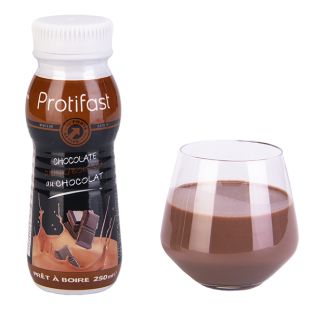 Bevanda gusto cacao ad alto contenuto di proteine. Confezione monodose 250 ml.